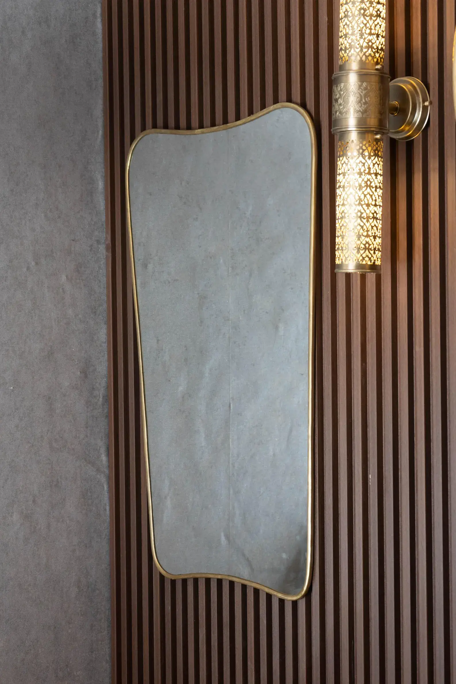 Leila Arched Contour Brass Mirror detail view