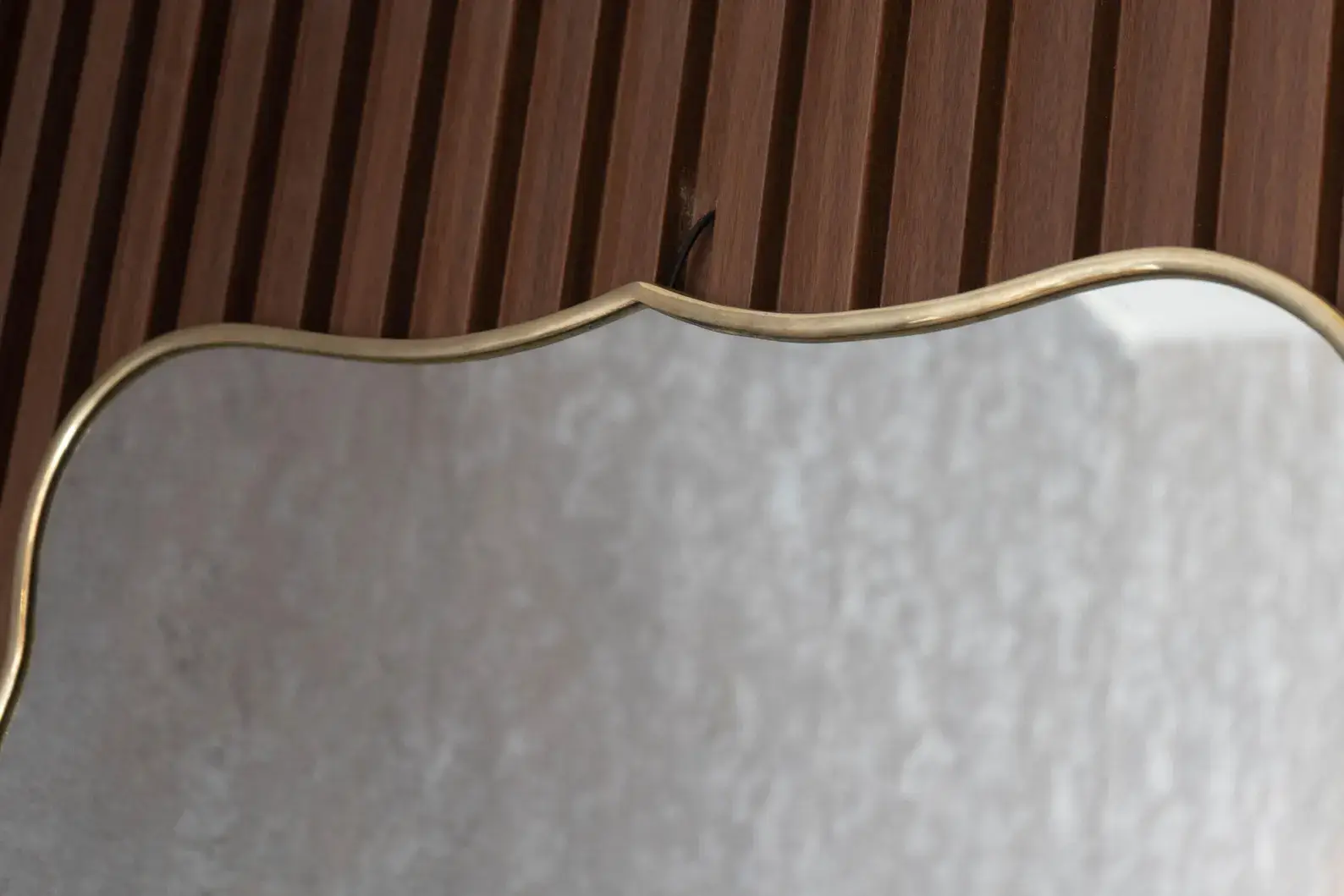 Rania Soft Curve Brass Mirror detail view